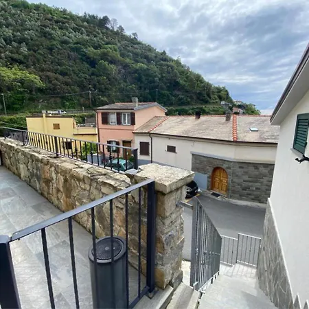 Apartment Estate *